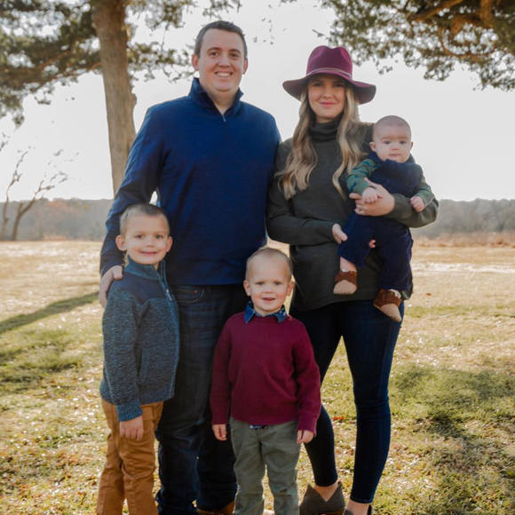 Meet your Posher, Kendall - Picture 1 of 1